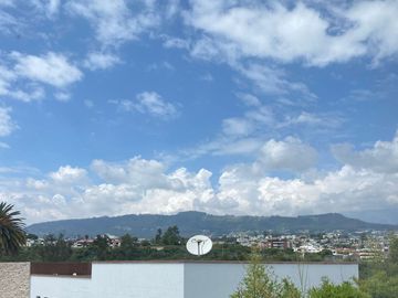 Venta de casa en Tumbaco sector Intervalles, Ubicación estratégica a 5 minutos de la Ruta Viva, 3 minutos del hospital de los Valles, Scala.