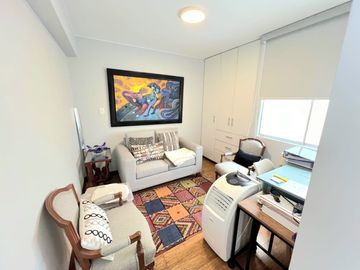 Venta de Moderno y Amplio Duplex En Miraflores