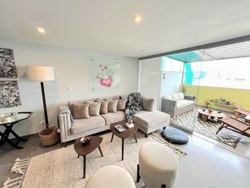 Venta de Moderno y Amplio Duplex En Miraflores