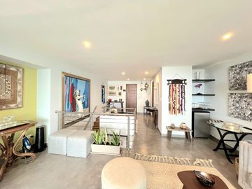 Venta de Moderno y Amplio Duplex En Miraflores