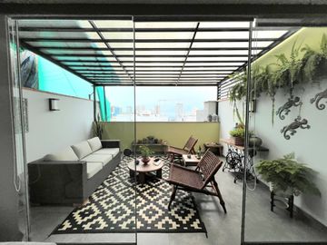 Venta de Moderno y Amplio Duplex En Miraflores