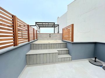 Venta de Moderno y Amplio Duplex En Miraflores