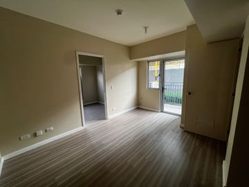 FOR SALE | 1 Bedroom with Balcony (T1-222) | Centralis Towers - Makati