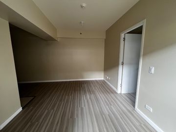 FOR SALE | 1 Bedroom with Balcony (T1-222) | Centralis Towers - Makati
