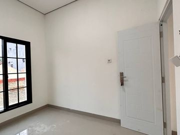 Dijual Cepat Unit Rumah SIAP HUNI & Indent Di Cipayung - Jakarta Timur Dekat Tol Setu [AR049]