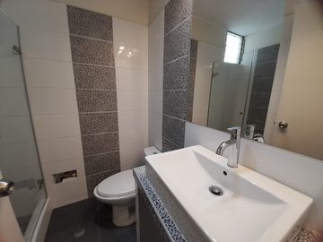 VENDO DEPARTAMENTO EN SEGUNDO PISO DE 56 MTS2. VISTA A PARQUE. CON COCHERA.