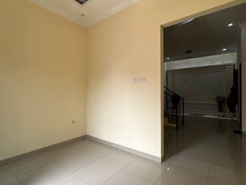 Rumah Baru Dijual Dalam Komplek Dekat Pusat Bisnis Area Rawamangun Pulogadung Jakarta Timur [AR063]