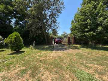 Gran casa con Galpon orilla pavimento km 1.8 Coihueco Miraflores