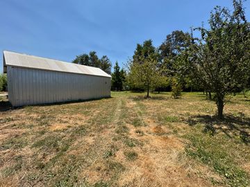 Gran casa con Galpon orilla pavimento km 1.8 Coihueco Miraflores