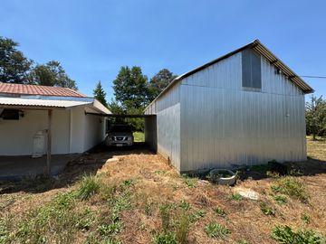 Gran casa con Galpon orilla pavimento km 1.8 Coihueco Miraflores