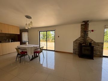 Gran casa con Galpon orilla pavimento km 1.8 Coihueco Miraflores
