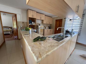 Gran casa con Galpon orilla pavimento km 1.8 Coihueco Miraflores