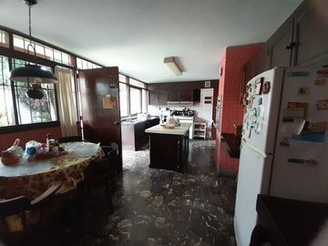 VENDO CASA EN EL ROSAL MIRAFLORES  340 MTS2