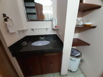 VENDO CASA EN EL ROSAL MIRAFLORES  340 MTS2
