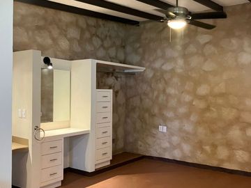 Casa con bungalow, alberca, paneles solares y vigilancia en privada | Vista Hermosa, Cuernavaca