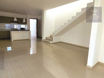 Venta Casa nueva en Tzompantle