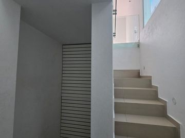 HERMOSA CASA EN VENTA EN LA RIOJA, SANTA ANITA.