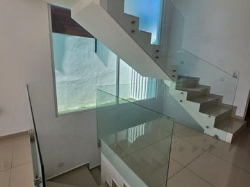 HERMOSA CASA EN VENTA EN LA RIOJA, SANTA ANITA.