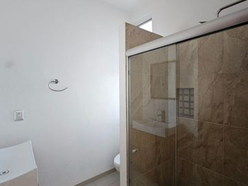 HERMOSA CASA EN VENTA EN LA RIOJA, SANTA ANITA.