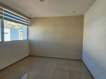 HERMOSA CASA EN VENTA EN LA RIOJA, SANTA ANITA.