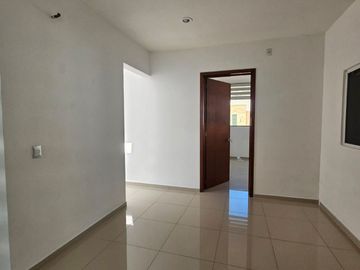 HERMOSA CASA EN VENTA EN LA RIOJA, SANTA ANITA.