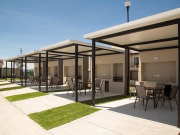 HERMOSAS CASAS MODERNAS, CON EXCELENTES AMENIDADES Y VIALIDADES