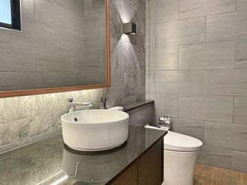 Brand New, Luxury & Modern 3 BR Townhome For Sale