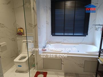 2-storey detached house, 136.3 sq.w., Chivawan Village, Pinklao-Sathorn, near Central Pinklao, Borommaratchachonnani Road, Phutthamonthon Sai 1 Road,