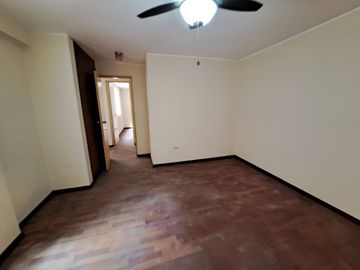VENDO  1ER PISO - TIPO CASA INDEPENDIENTE INDEPENDIENTE - AV. LA MOLINA CON SANTA PATRICIA LA MOLINA
