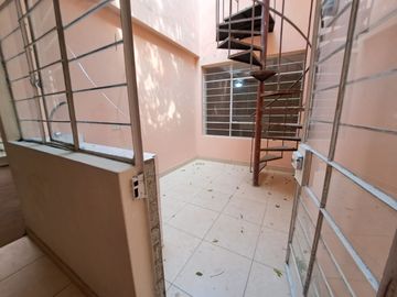 VENDO  1ER PISO - TIPO CASA INDEPENDIENTE INDEPENDIENTE - AV. LA MOLINA CON SANTA PATRICIA LA MOLINA