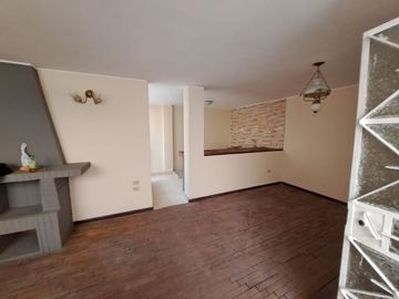 VENDO  1ER PISO - TIPO CASA INDEPENDIENTE INDEPENDIENTE - AV. LA MOLINA CON SANTA PATRICIA LA MOLINA
