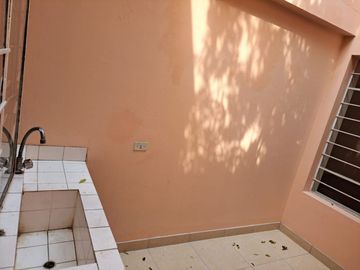 VENDO  1ER PISO - TIPO CASA INDEPENDIENTE INDEPENDIENTE - AV. LA MOLINA CON SANTA PATRICIA LA MOLINA