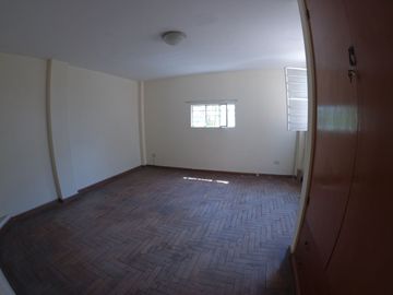 VENDO  1ER PISO - TIPO CASA INDEPENDIENTE INDEPENDIENTE - AV. LA MOLINA CON SANTA PATRICIA LA MOLINA