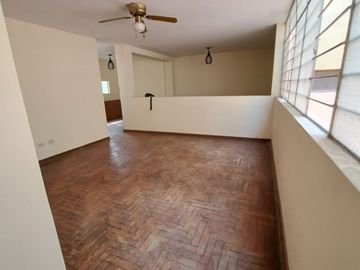 VENDO  1ER PISO - TIPO CASA INDEPENDIENTE INDEPENDIENTE - AV. LA MOLINA CON SANTA PATRICIA LA MOLINA