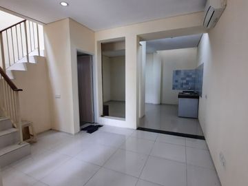 Disewakan Rumah Citraland Surabaya di Northwest Lake