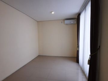 Disewakan Rumah Citraland Surabaya di Northwest Lake