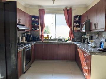 VENTA DE CASA ESQUINERA EN URB. PORTAL AL SOL