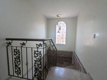 VENTA DE CASA ESQUINERA EN URB. PORTAL AL SOL
