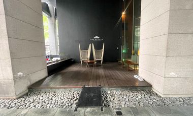 For Sale: 1 Bedroom 1 BR Condo Unit at Signa Designer Residences in Salcedo Village, Makati City