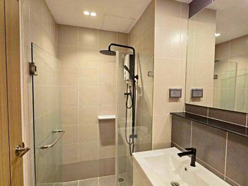 Very beautiful condo for sale in town near Nimman and CMU, fully furnished ready to move in in the best located area