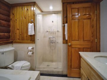 JPG - FOR SALE: 1-Bedroom Condominium in Woodlands at Tagaytay Highlands, Tagaytay