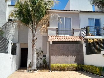 VENTA DE CASA BOSQUES DE CANTABRIA SALIDA RAPIDA CDMX