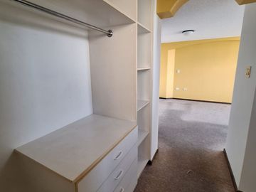 VENTA DEPARTAMENTO DUPLEX SECTOR REDONDEL DEL CICLISTA