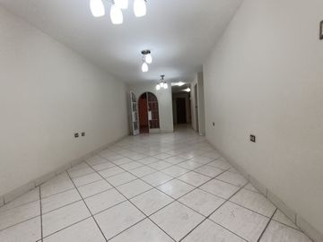 Amplia casa en venta, a un precio increíble, en Callao