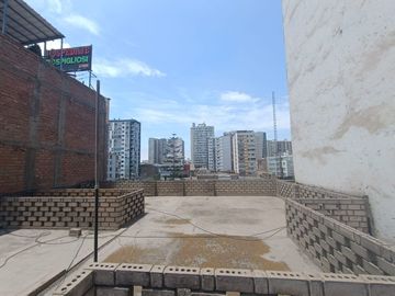 Amplia casa en venta en la urbanización Santa Beatriz, Cercado de Lima