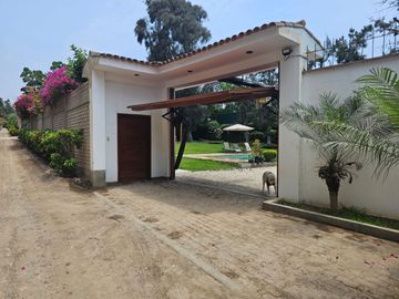 Espectacular Casa de Campo en Pachacamac, la ocasión ha llegado!