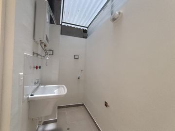 Departamento de estreno de primer piso en alquiler, Cercado de Lima