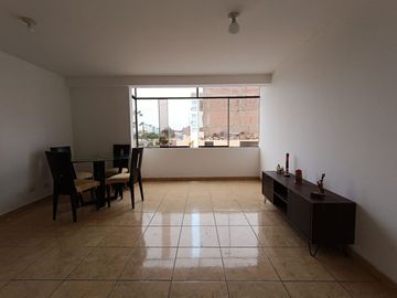 Departamento de 3 habitaciones con cochera en venta, La Perla
