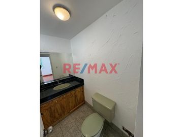 🏡 ¡Vive O Trabaja En La Mejor Zona De Surco! Casa Amplia Y Estratégica A Tu Alcance 🌟