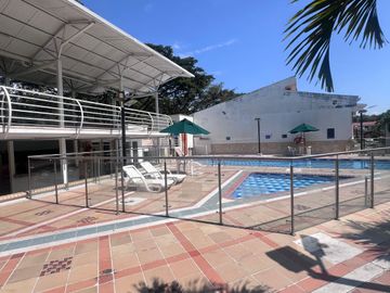 Venta de casa en el ingenio unidad con piscina.
